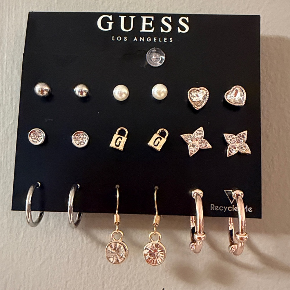 NEW GUESS 9 Earring Set
